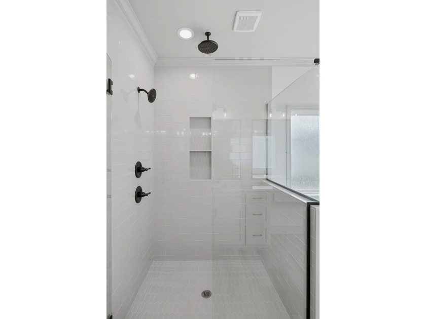 Experience elevated new construction in Pointers Ridge, South - photo 30
