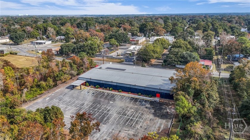 Location, Location, Location! This expansive 25,200 sq - photo 4