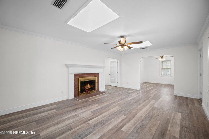 **BRICK HOME**FULLY RENOVATED**FULLY FENCED** Welcome to this - photo 2