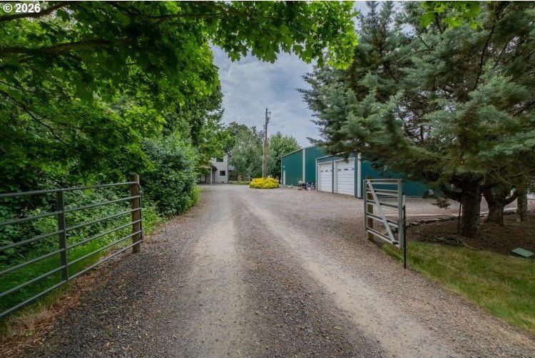 Gorgeous custom 4bed/3bath + office home on 5.63 acres. Back - photo 35