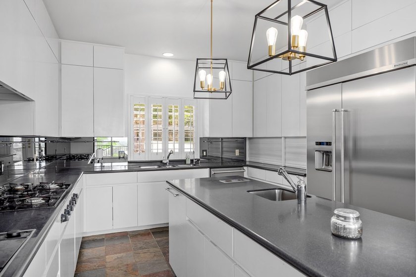 Wonderful home located in premier Riverhill section of Highridge - photo 11