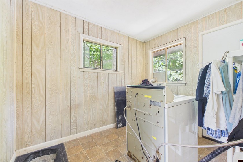 Back on the market at no fault of seller. Buyer was a no show at - photo 22