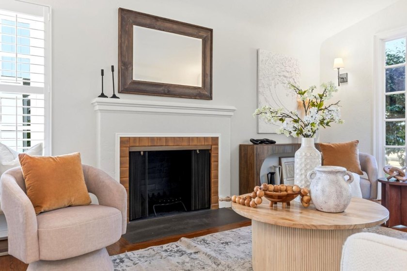 Nestled in Burlingame's highly desirable Easton Addition, this - photo 13