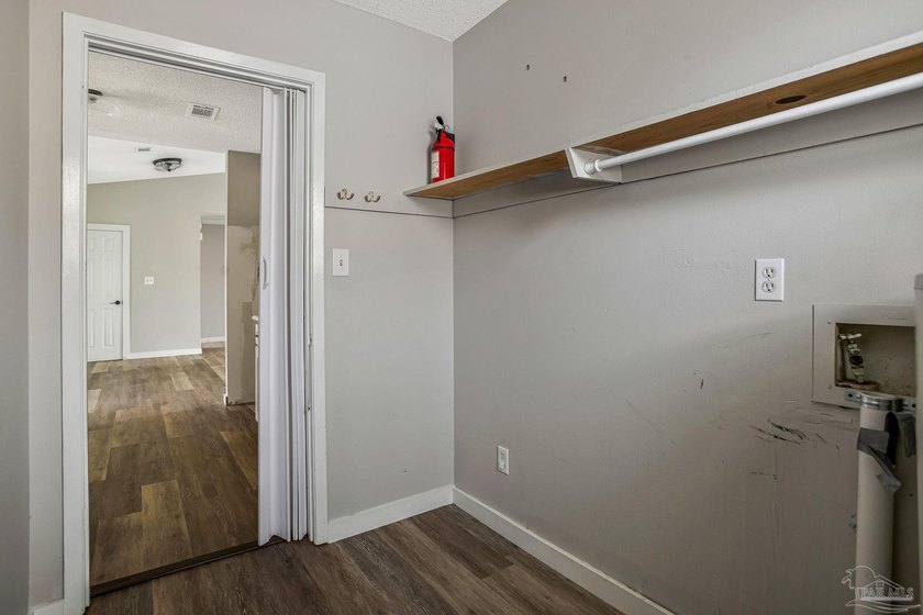 This 3-bedroom, 2-bath home offers a comfortable, functional - photo 33