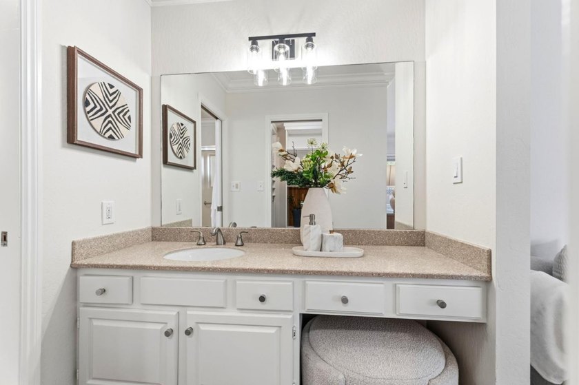 Nestled in Burlingame's highly desirable Easton Addition, this - photo 39