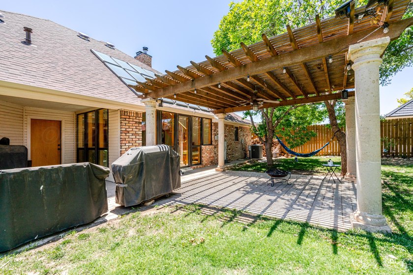 Gorgeous 2-story home with a brand new class 4 roof. This - photo 45