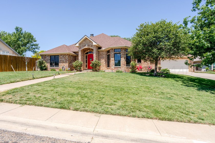 Gorgeous 2-story home with a brand new class 4 roof. This - photo 46