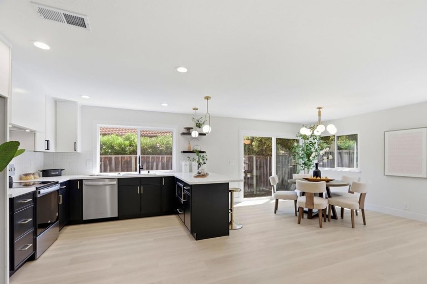 Stunning, top-to-bottom renovation in one of San Jose's most - photo 14
