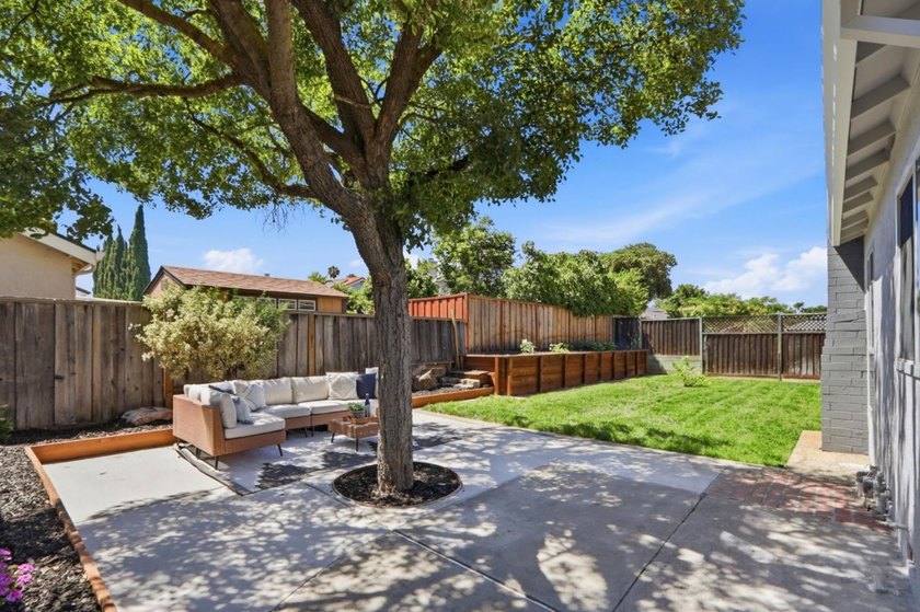 Stunning, top-to-bottom renovation in one of San Jose's most - photo 35