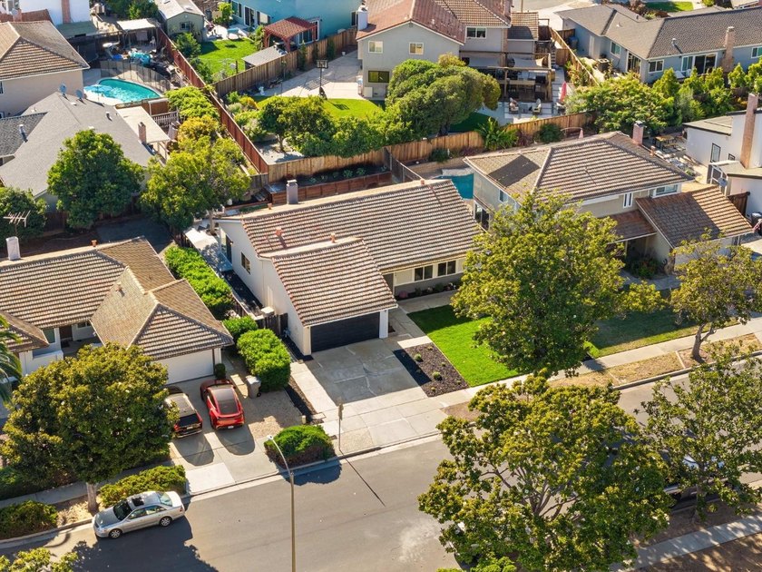 Stunning, top-to-bottom renovation in one of San Jose's most - photo 39