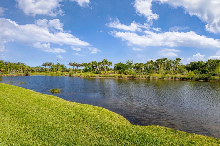 Welcome to your own slice of paradise in this beautifully - photo 7