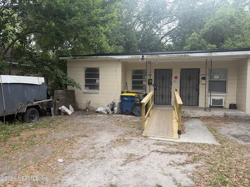 This duplex is a great investment opportunity with one unit - photo 3