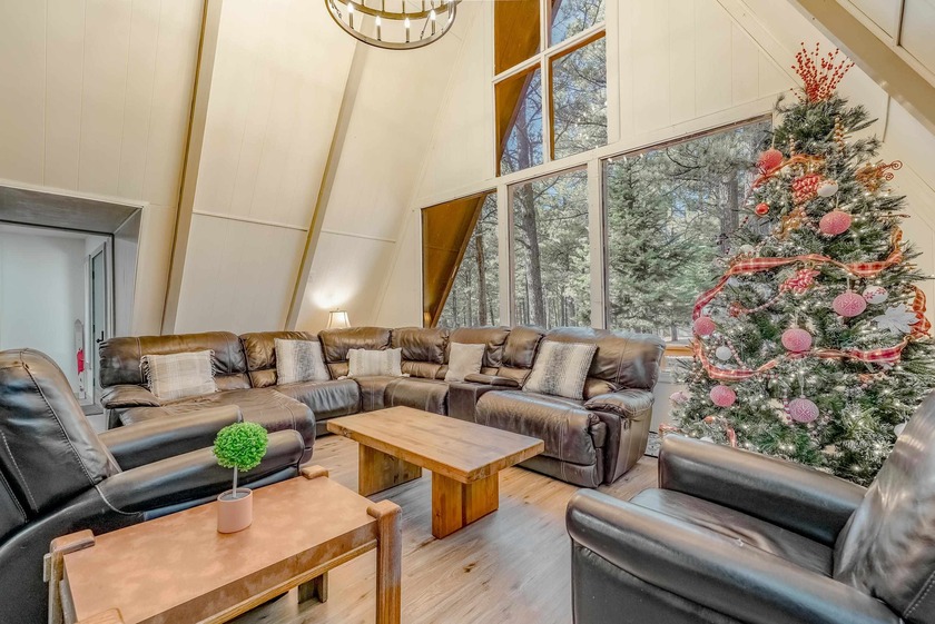 Welcome to 50 Knollwood Way, a quintessential A-frame chalet - photo 12