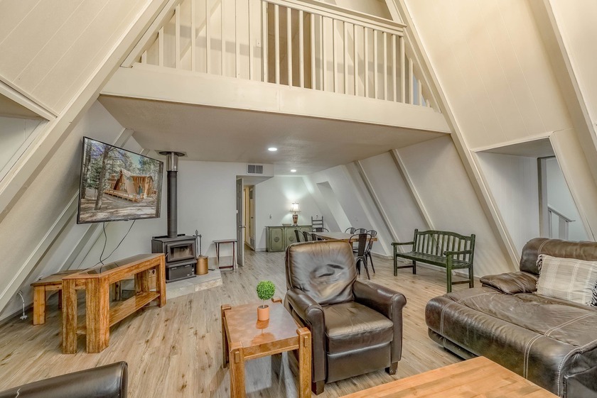 Welcome to 50 Knollwood Way, a quintessential A-frame chalet - photo 13
