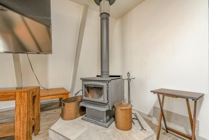Welcome to 50 Knollwood Way, a quintessential A-frame chalet - photo 14