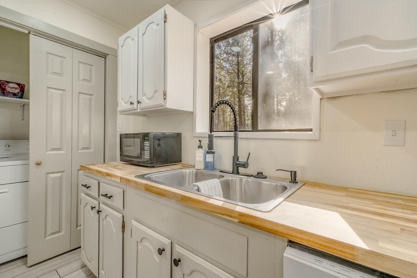 Welcome to 50 Knollwood Way, a quintessential A-frame chalet - photo 22