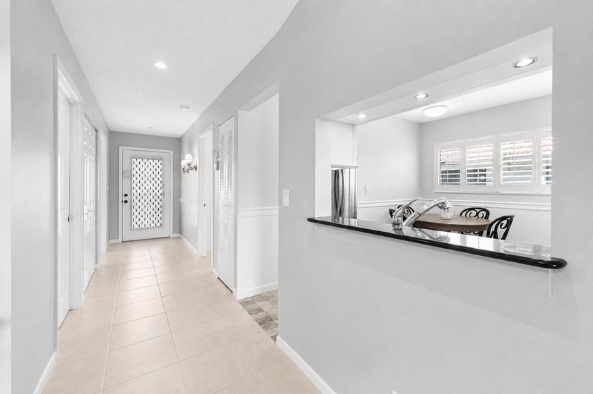 Beautifully updated 2-bedroom, 2-bath second-floor lakeview - photo 5