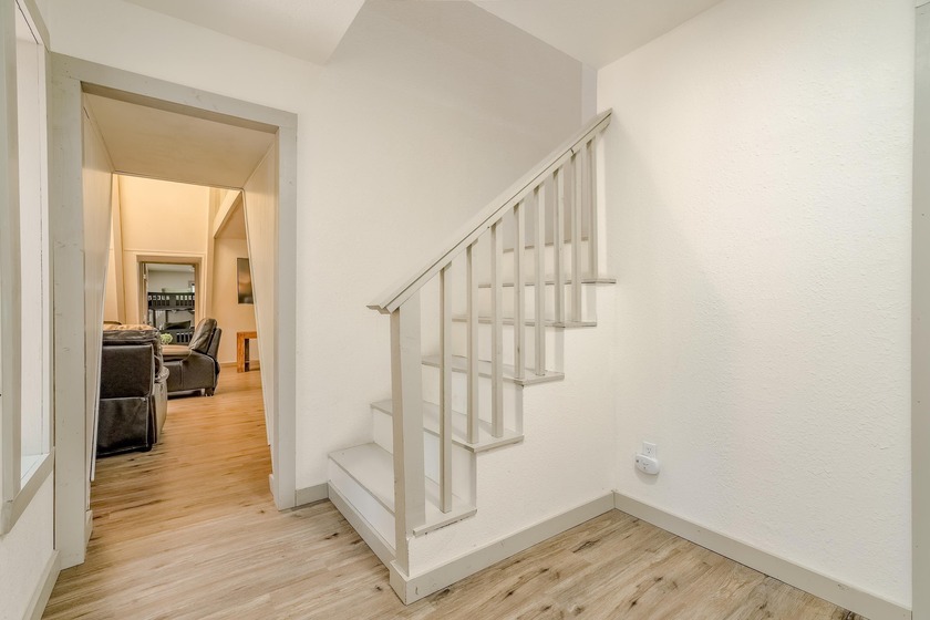 Welcome to 50 Knollwood Way, a quintessential A-frame chalet - photo 35