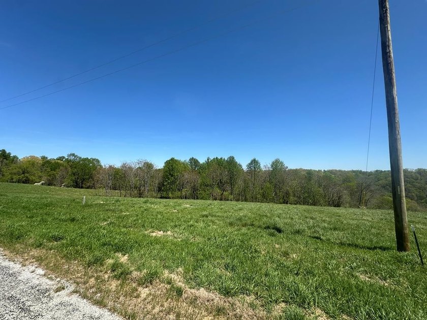Discover your perfect retreat near scenic Center Hill Lake! This - photo 5