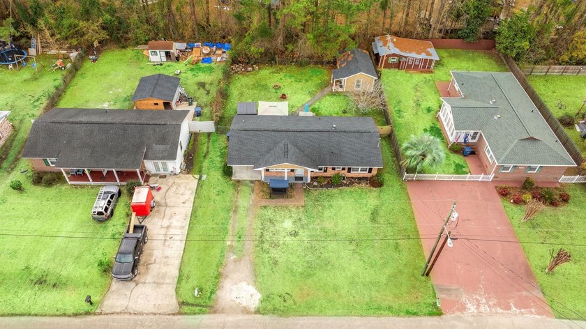 NO HOA - ONLY 0.8 Miles to the Atlantic Ocean! Discover the - photo 48