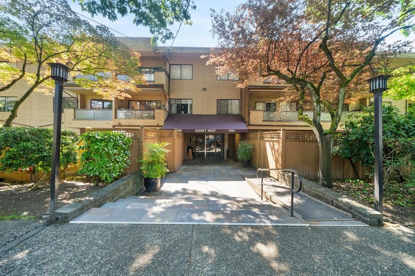 Welcome to Sunset West, a beautifully updated corner residence - photo 2