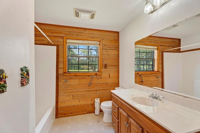 Escape to the peace and privacy of country living with this - photo 17