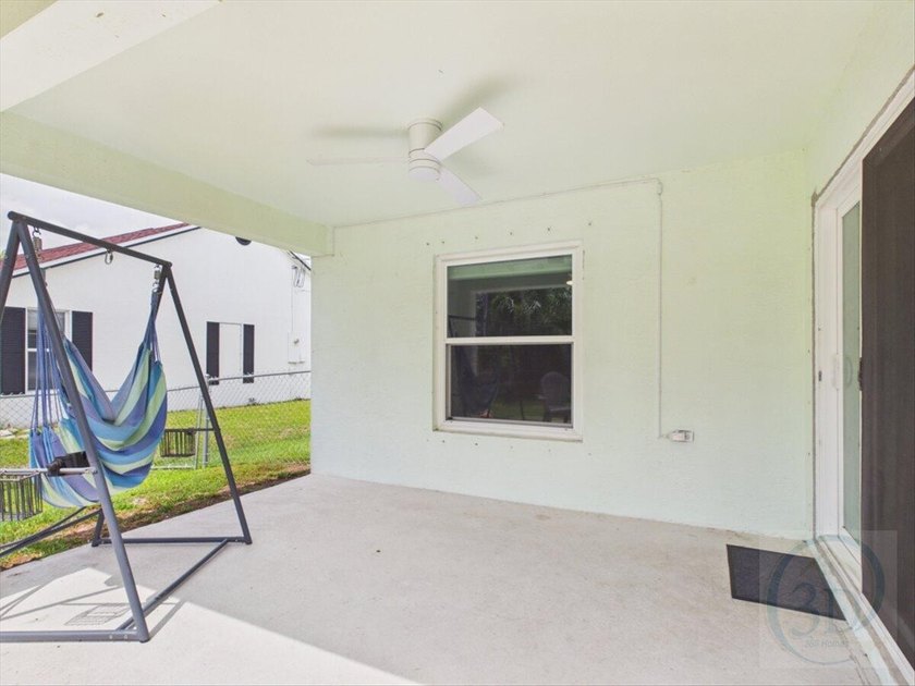 Come fall in love with this gorgeous 3 bedroom, 2 bath, 2 car - photo 8