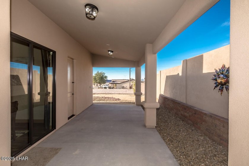 'MODEL HOME ON YOUR LEVEL LOT'. 3400 Square Feet Under Roofes - photo 22