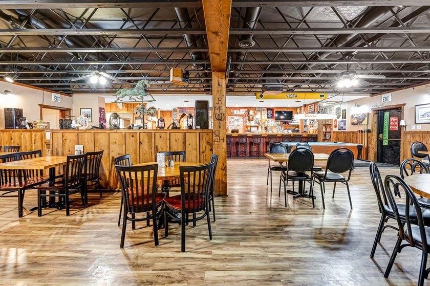 Cougar Dave's Bar and Grill thrives, as a longstanding - photo 6