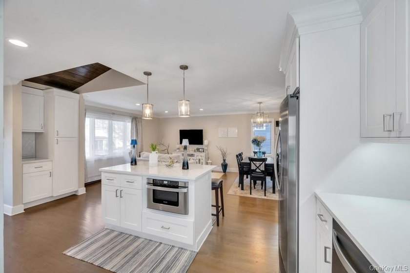 Welcome to 256 Division Street in Massapequa - a fully renovated - photo 13