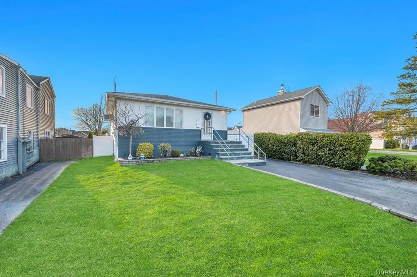 Welcome to 256 Division Street in Massapequa - a fully renovated - photo 43