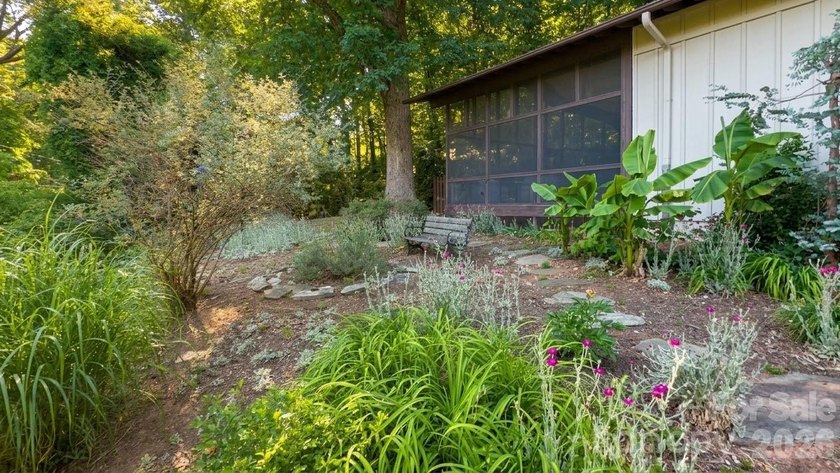 In 1971, this house was FABULOUS - and Tryon was historic. This - photo 12