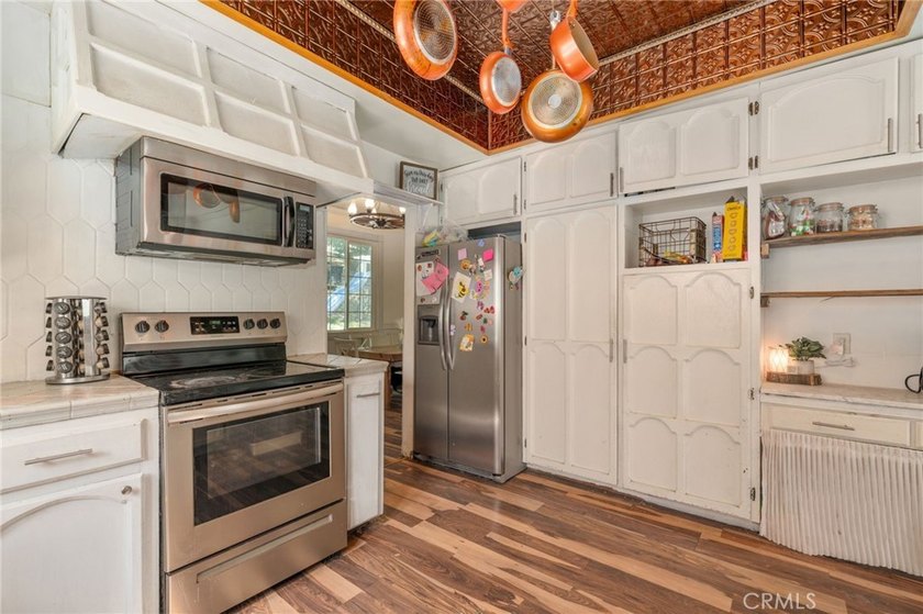 Nestled in the scenic mountains of Crestline, this inviting home - photo 15