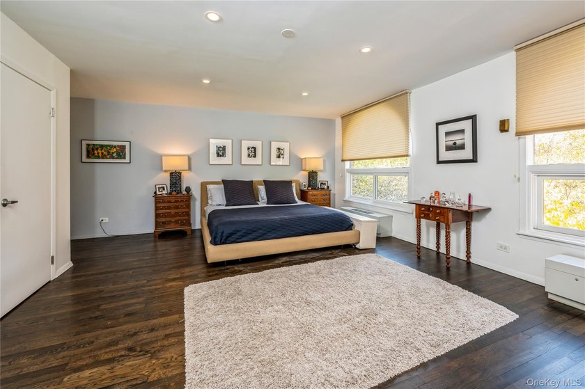 Private Riverfront Townhome with Luxury Condo Amenities - photo 17