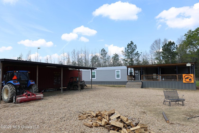 Discover an exceptional hunting and recreational property in the - photo 9