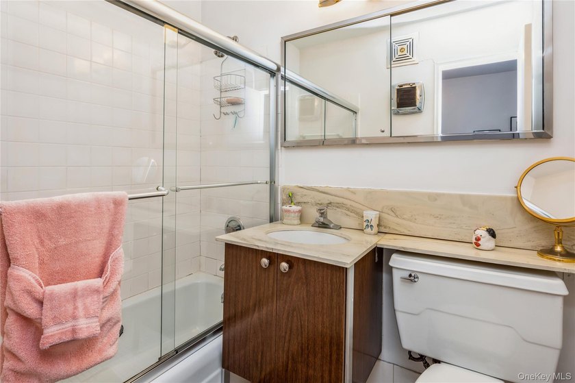 Private Riverfront Townhome with Luxury Condo Amenities - photo 25