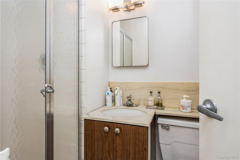 Private Riverfront Townhome with Luxury Condo Amenities - photo 27