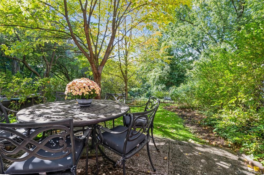 Private Riverfront Townhome with Luxury Condo Amenities - photo 31