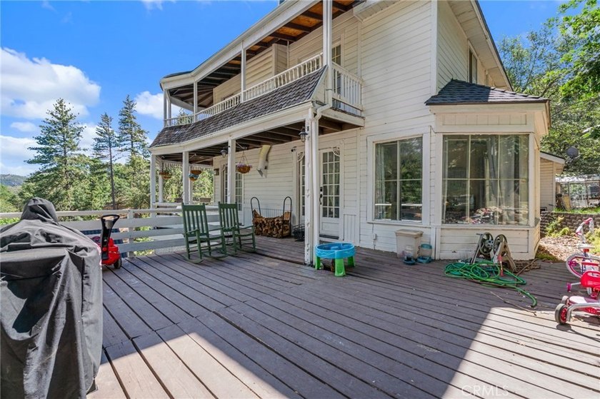 Nestled in the scenic mountains of Crestline, this inviting home - photo 38