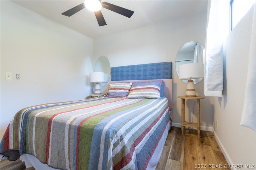 Ready to live the Lake Life? This fully renovated, move-in ready - photo 18