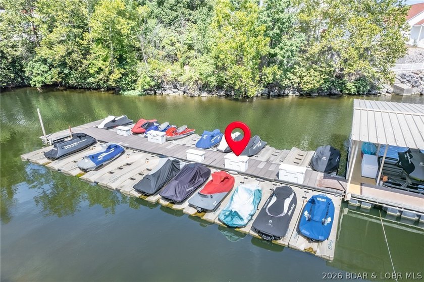 Ready to live the Lake Life? This fully renovated, move-in ready - photo 28