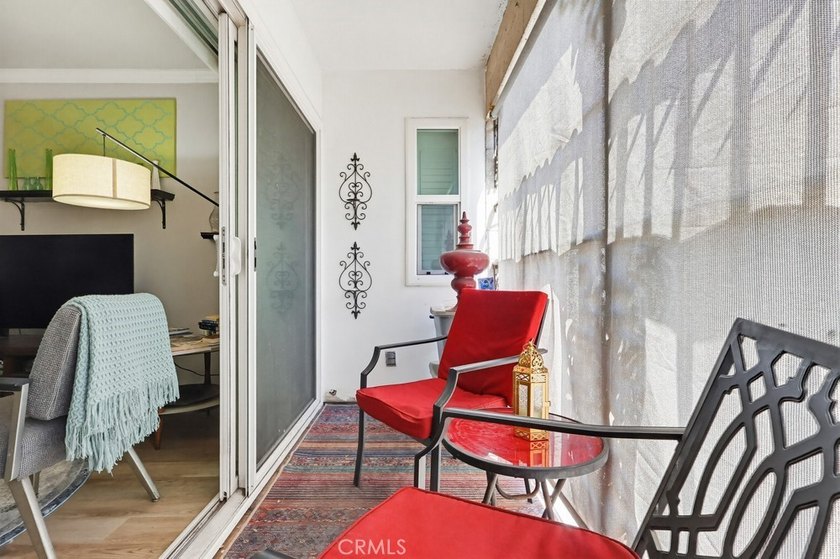 Discover comfortable urban living in this well-maintained - photo 33