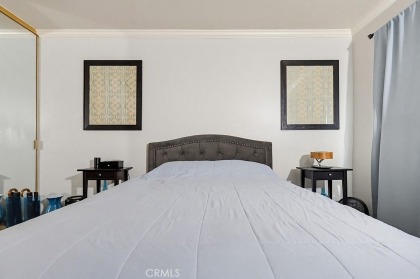 Discover comfortable urban living in this well-maintained - photo 41