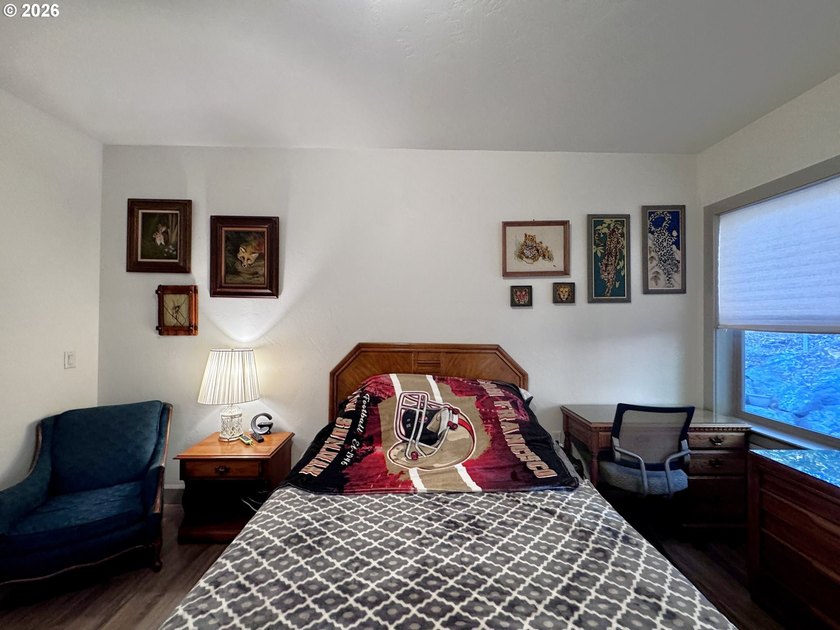 Light, Space, and a Hint of Ocean - Welcome Home. Coastal living - photo 21