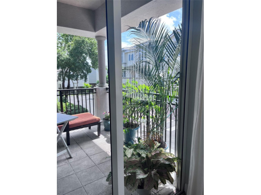 This rarely available large corner townhouse has 3 bedroom 3.5 - photo 22