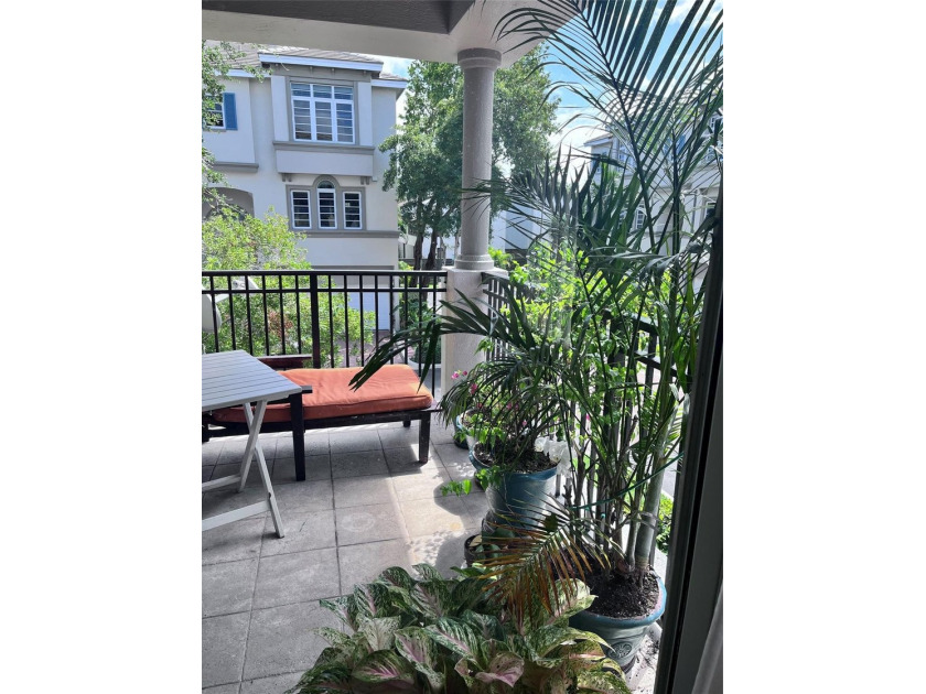 This rarely available large corner townhouse has 3 bedroom 3.5 - photo 24