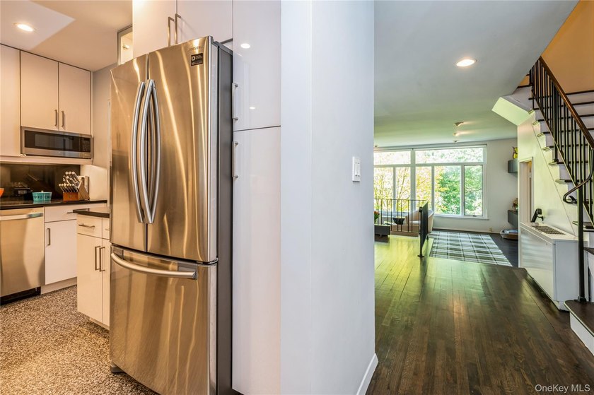 Private Riverfront Townhome with Luxury Condo Amenities - photo 4