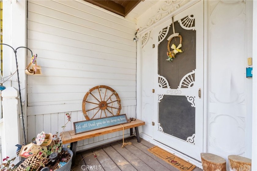 Nestled in the scenic mountains of Crestline, this inviting home - photo 7
