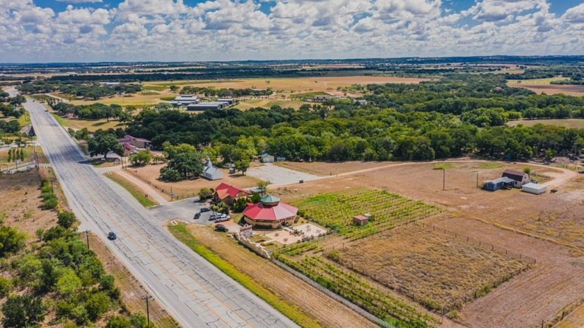 In the heart of the Texas Hill Country Wine Trail, this - photo 34