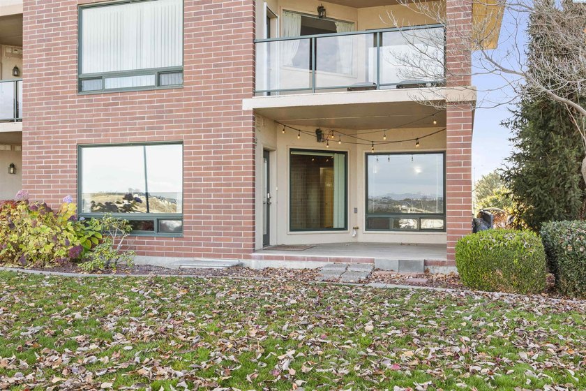 MLS# 294446 You're invited to live everyday like it is a holiday - photo 31